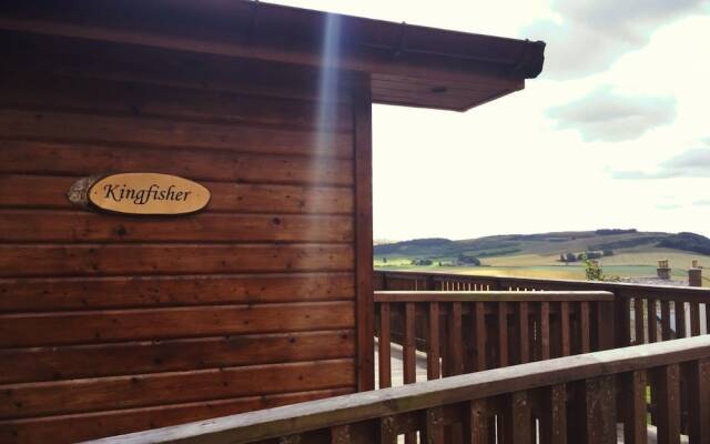 Kingfisher Lodge With Hot Tub Near Cupar, Fife