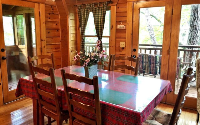 Bear Pleasures 2 Bedrooms 2 Bathrooms Cabin