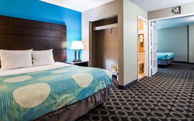 Travelodge by Wyndham San Antonio Downtown Northeast
