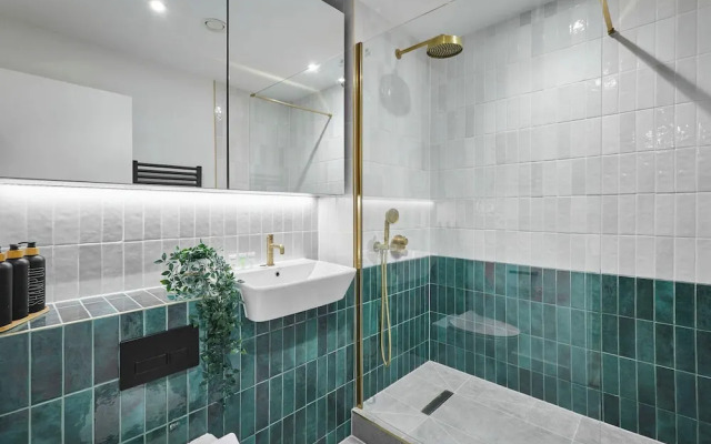 Host Stay Lockside House