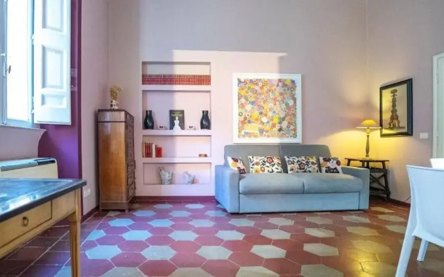 Campo De' Fiori Pinky House