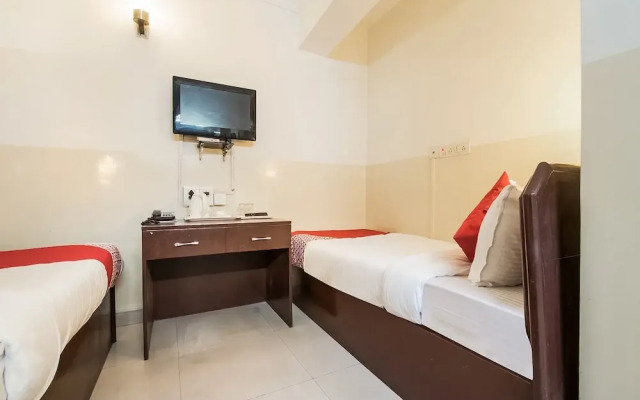 OYO Flagship 42717 Hotel Fort