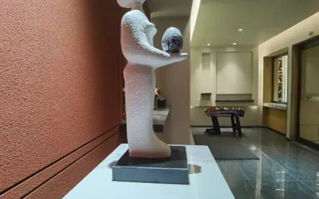 Dongguan Tangxia Baifeilin Hotel (South High-speed Railway Station)