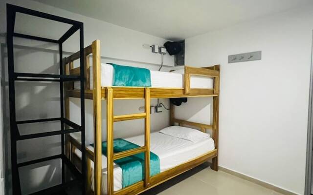 Kromatic Hostel