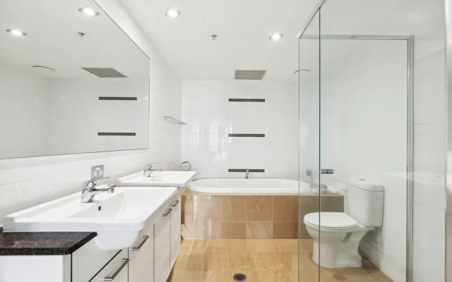 Ocean View 3-bed With Gym, Pool