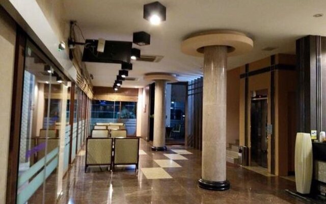 Hotel Zayar Htet San