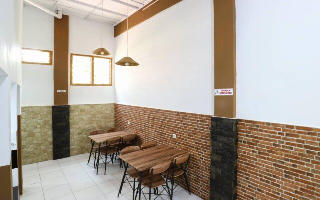 Pondok Backpacker City Square