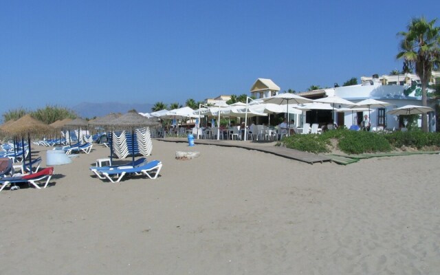 Apartment in Beautiful Villa With Communal Swimming Pool