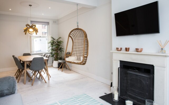 Magnificent House For 6 In Fulham With Back Garden