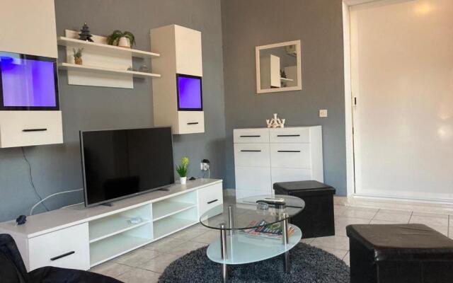 Apartments More - 300 m from beach