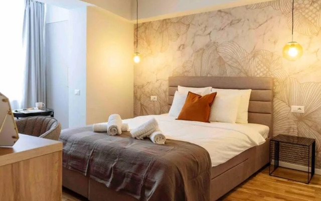 Stunning Views 2BR Intercontinental Flat