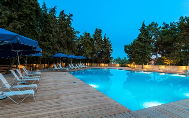 Trypiti Hotel and Suites