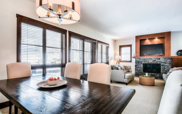 Mont-tremblant Country Chic Ski In/ski Out