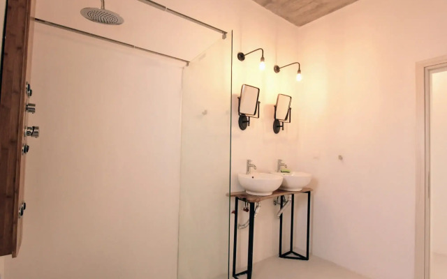 Mesanto Luxury Suites