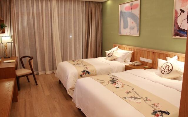 Queshan Lake Arcadia Intl Resort