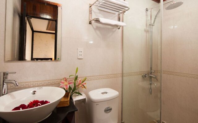 Hanoi An Father's Hotel & Travel