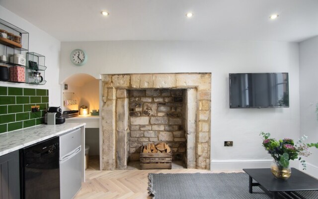 The Courtyard Apartment