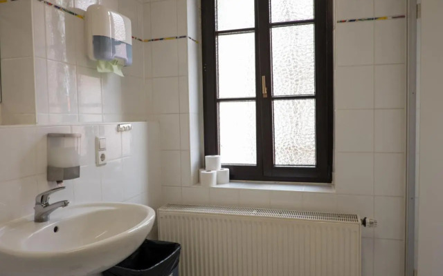 Louise20 Hostel