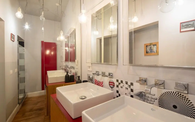 Modern 2BR Apartment in Historic Florence