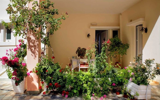 Isadora Apartments