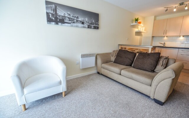 Gunwharf Quays Chic Apartment