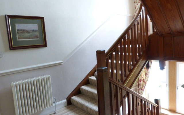Pinewood Country House
