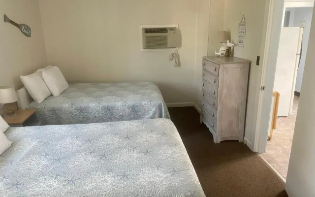 Moontide Motel Cabins & Apartments