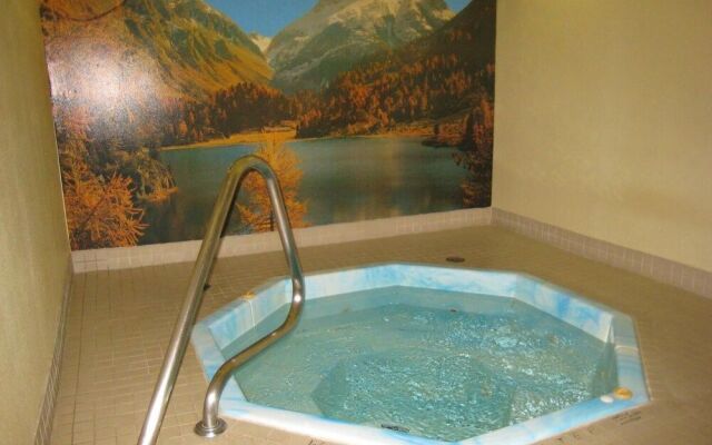 Downtowner Motor Inn