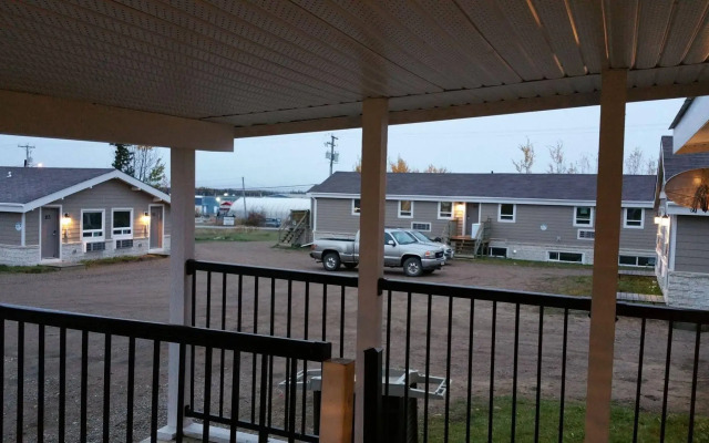 Sunrise Inn and Suites