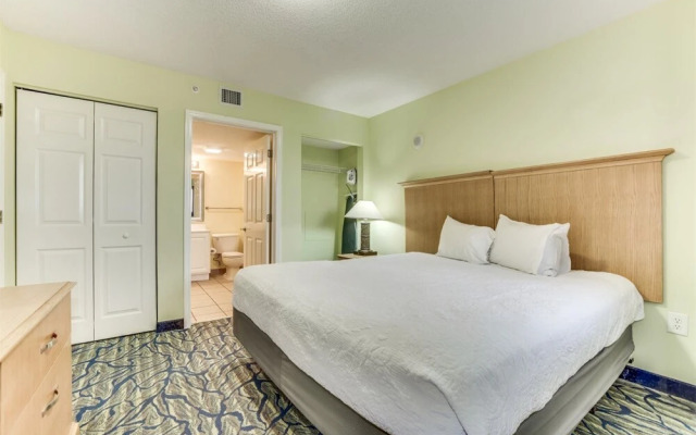 Paradise Resort 1707