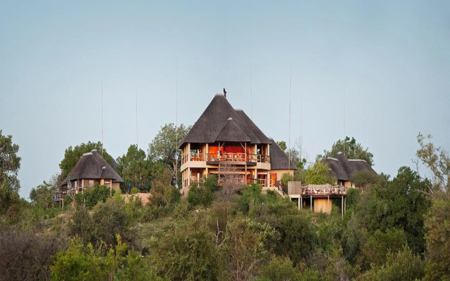 Makumu Private Game Lodge
