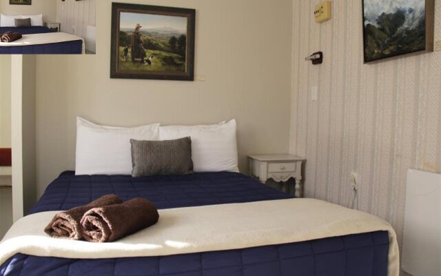 Burkes Pass Country Motel