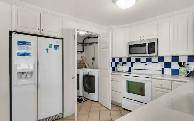 Shoreline Towers 2115
