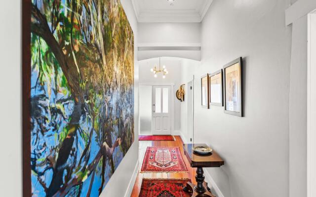 Charming Spacious Home in Birkenhead