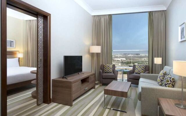 Hilton Garden Inn Dubai Al Muraqabat