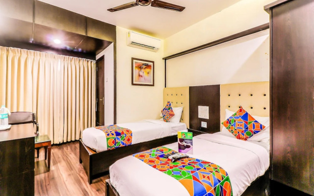 OYO 13105 Hotel Blue Diamond