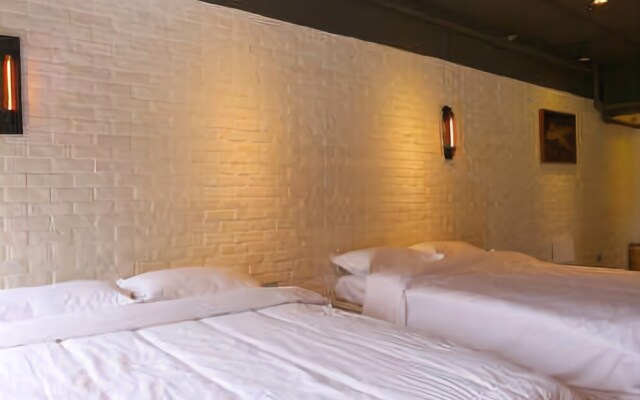 Mini More Hotel