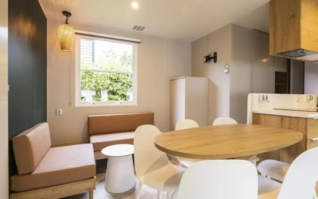 Peaceful Apartment With Pool