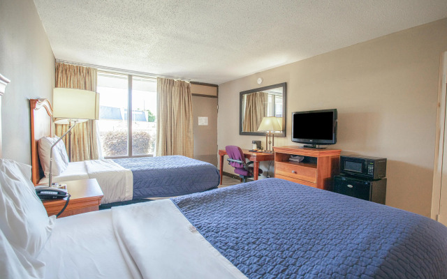 OYO Hotel Greensboro East I 40