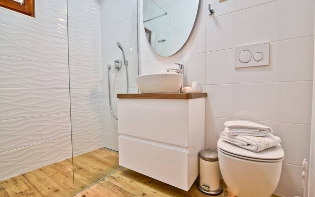 Superior 4 Villa Antea With Pool Jacuzzi, Zadar