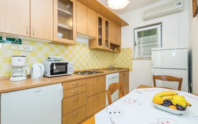 Nice Apartment in Senj With 2 Bedrooms