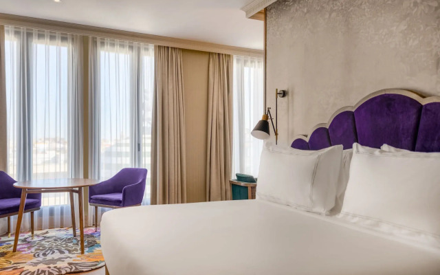 Querencia de Sevilla Autograph Collection