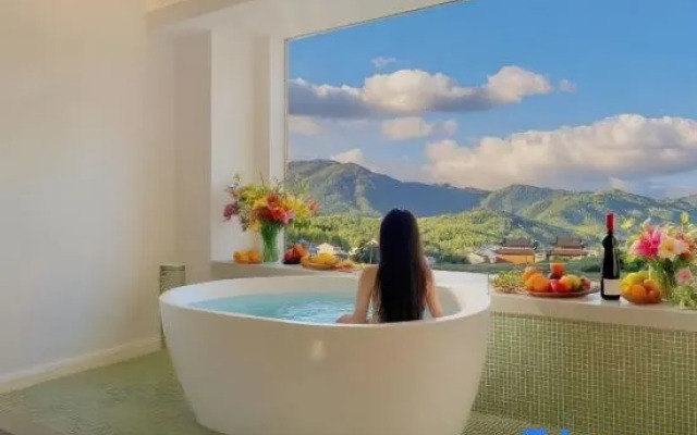 TengChong Shichu Hot Spring Hotel