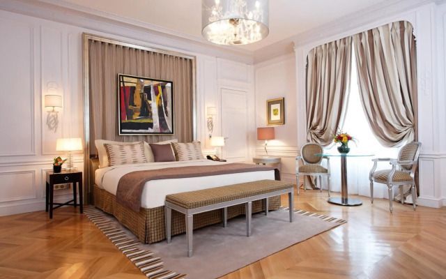 Majestic Hotel - SPA Champs Elysées