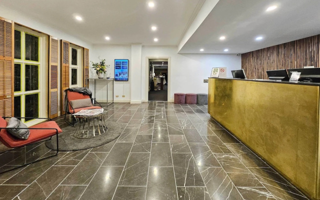 Buckingham Apartment – Lobby – Melbourne