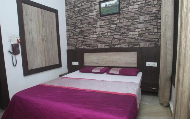 Alakhnanda Guest House