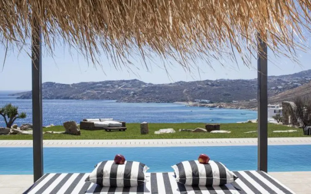 Villa Super Paradise (by Myconian Collection)