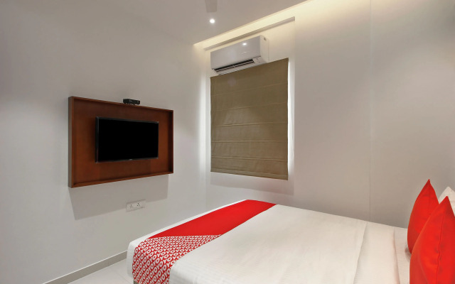 OYO 24583 Sesha Grand