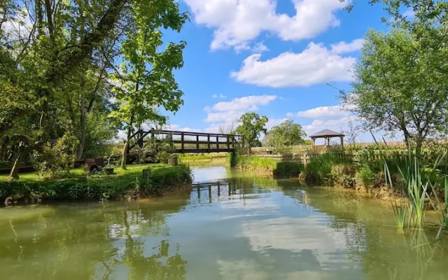 Beautiful 1-bed Cabin in Newmarket