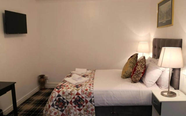 OYO 4 Sisters Inn